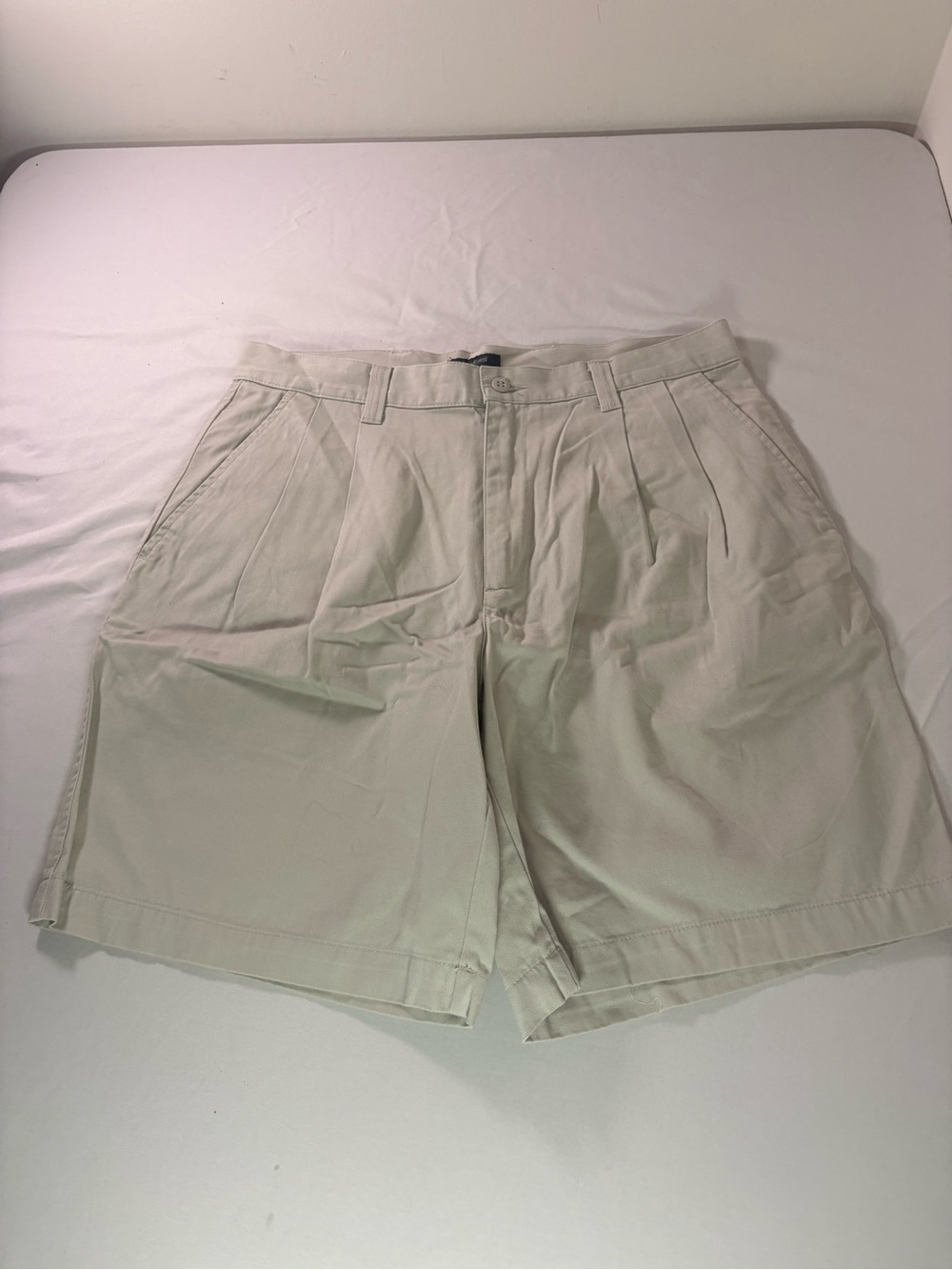Men's Classic Pleated Shorts - Cream
